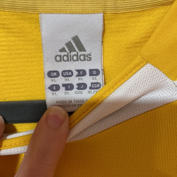 Adidas mens xl retro gold/white jersey.  Mint condition. - Picture 2 of 6